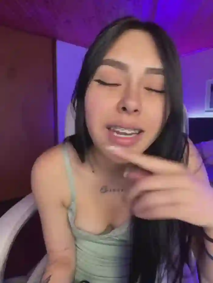 Scarlet_pinkk