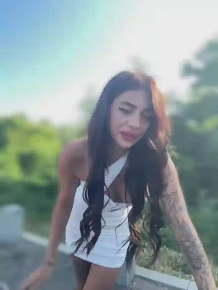 LaraVegas_