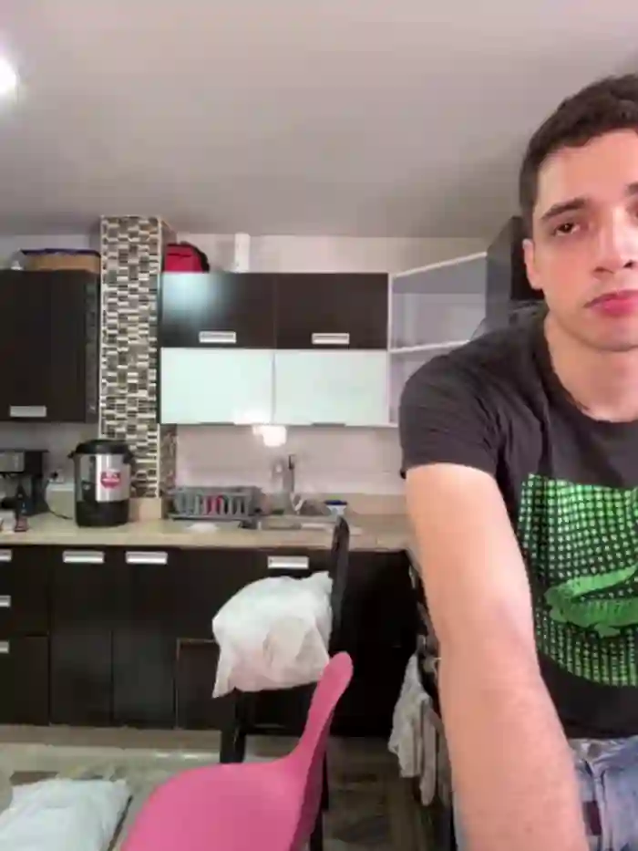 kevin_hotgirls