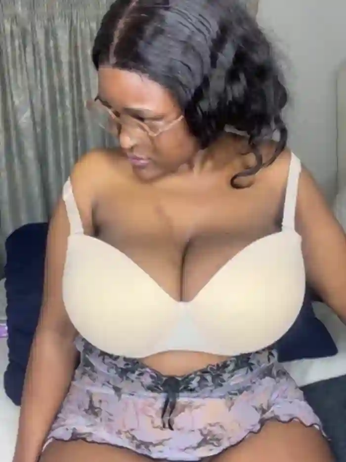 Bustygoddess32