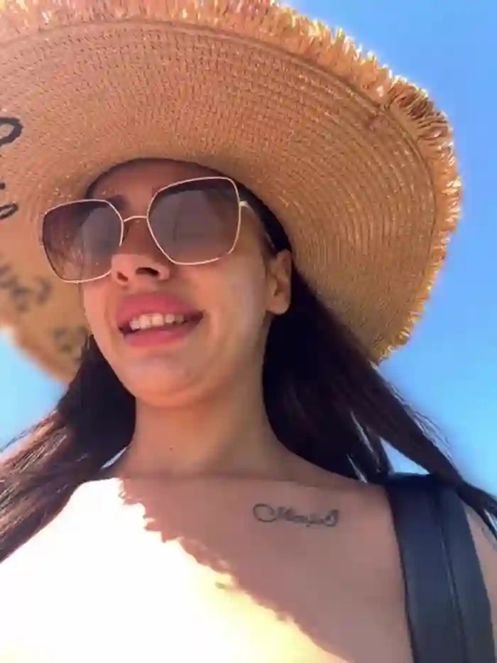 LaraVegas_