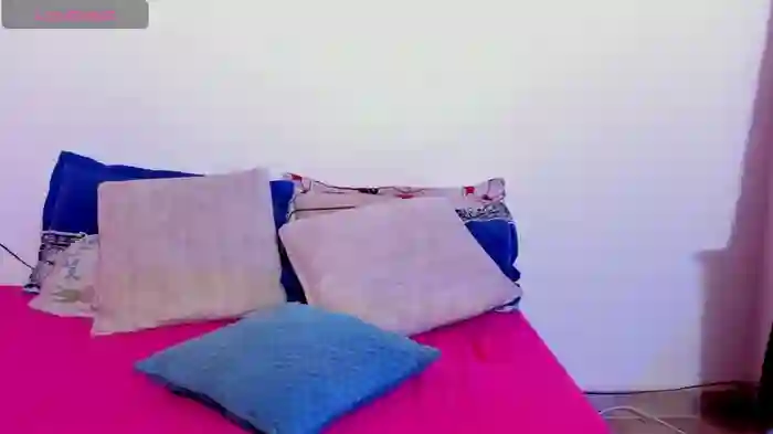 Lauren_Hills069