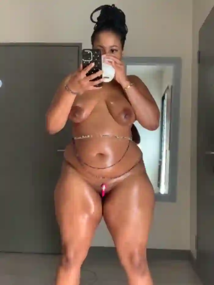 CurvyDesire1