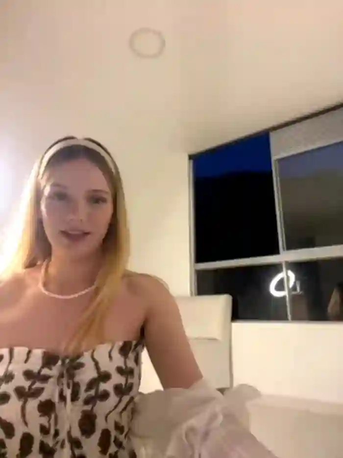 NicoleCut