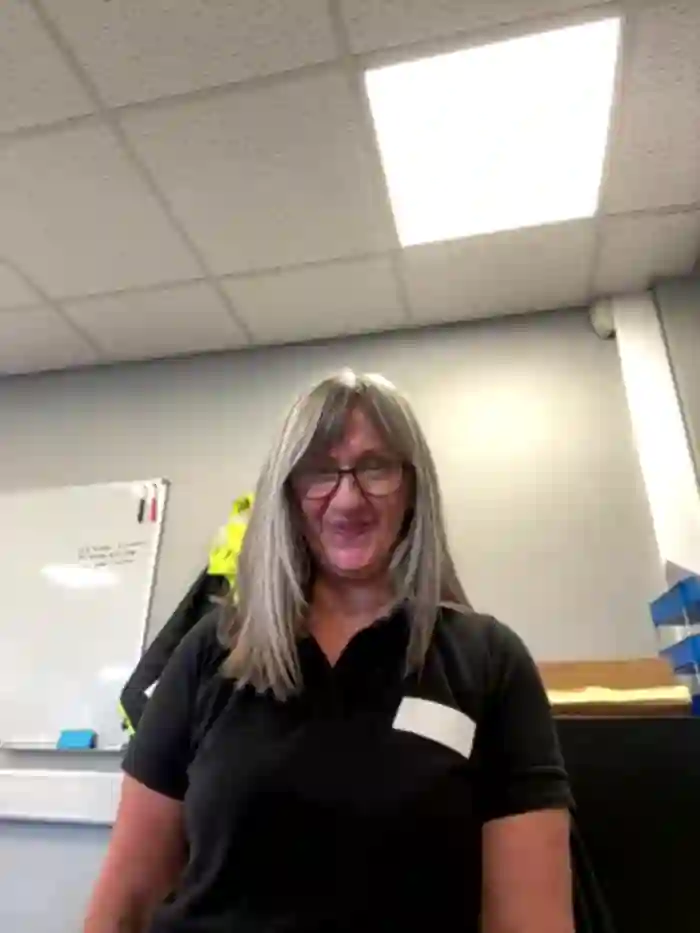 LILY-UK-MILF