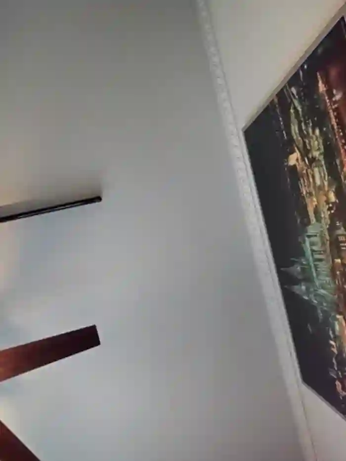 Hornyblond_Bella