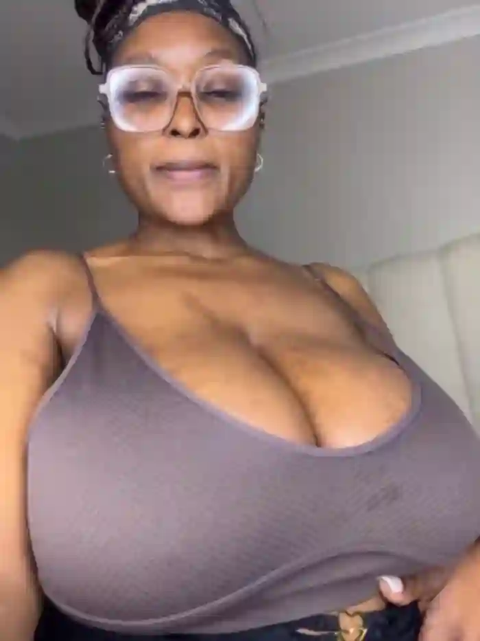 Bustygoddess32