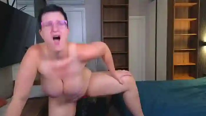 CurvyJules69