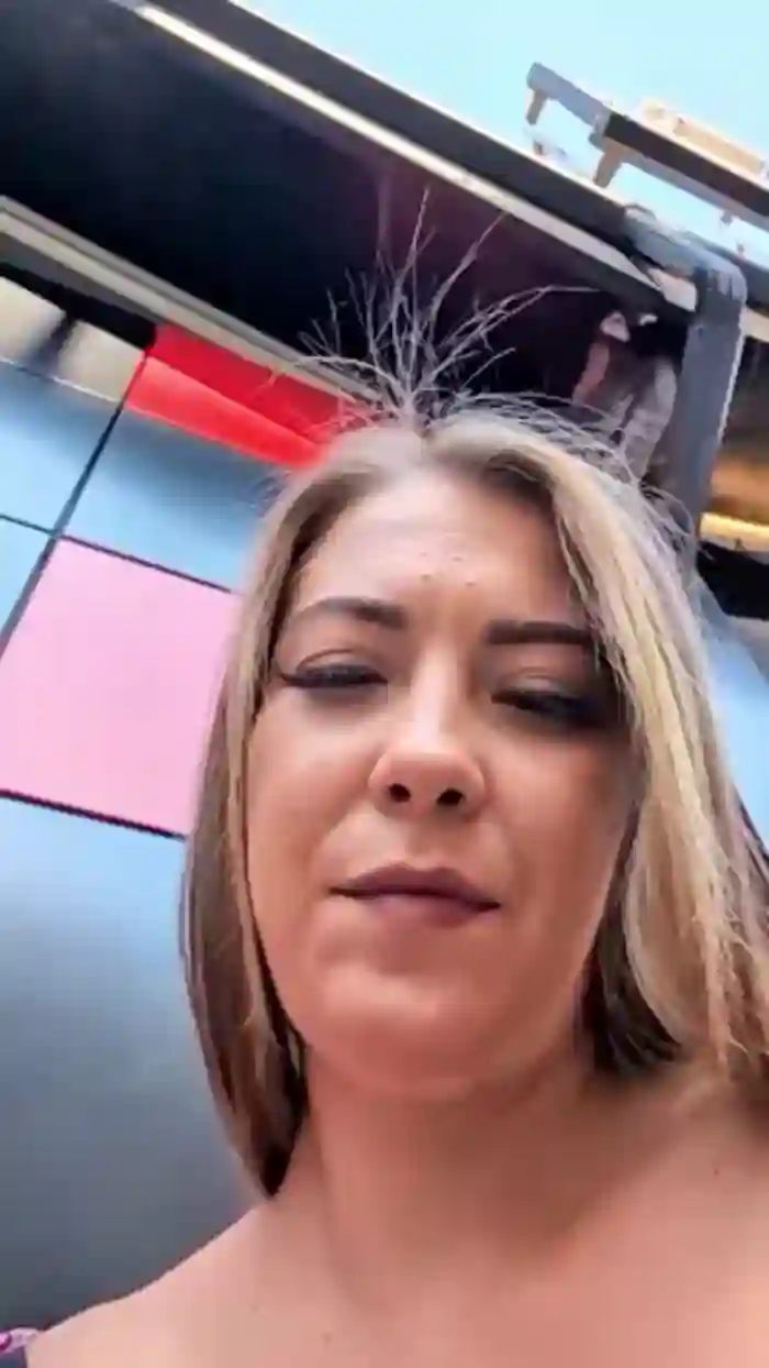 Risky_girl23