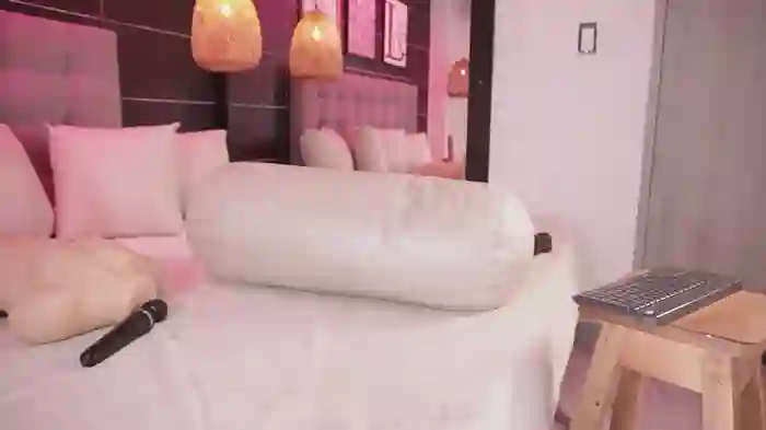 Bella_TS_