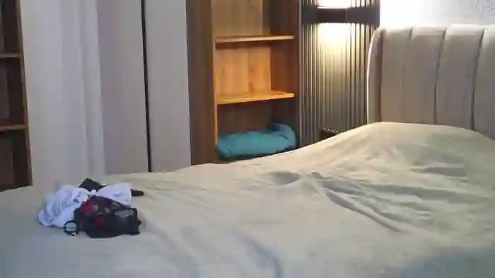 CurvyJules69