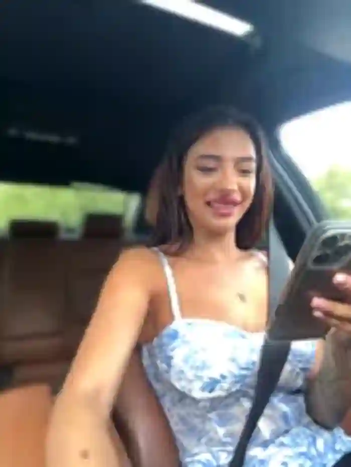 LaraVegas_