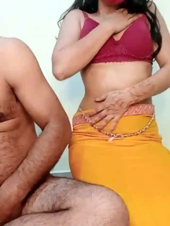 SEXY-nidhi-sharma
