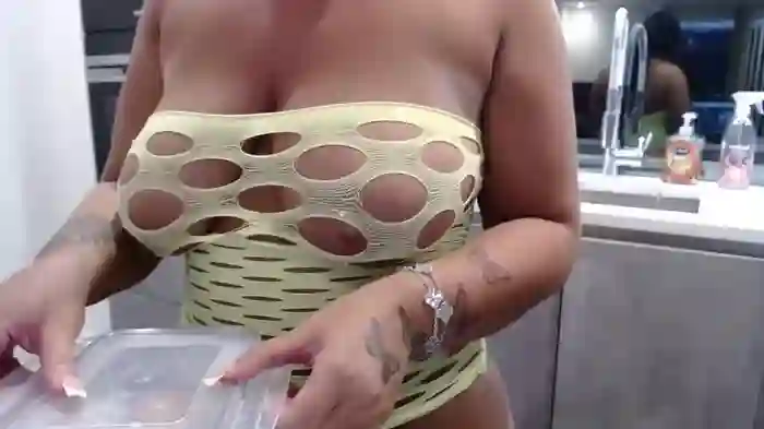 BritishJuicyAva
