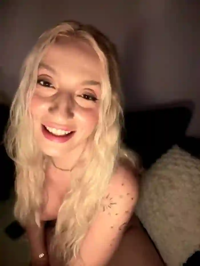 Ella_Charm
