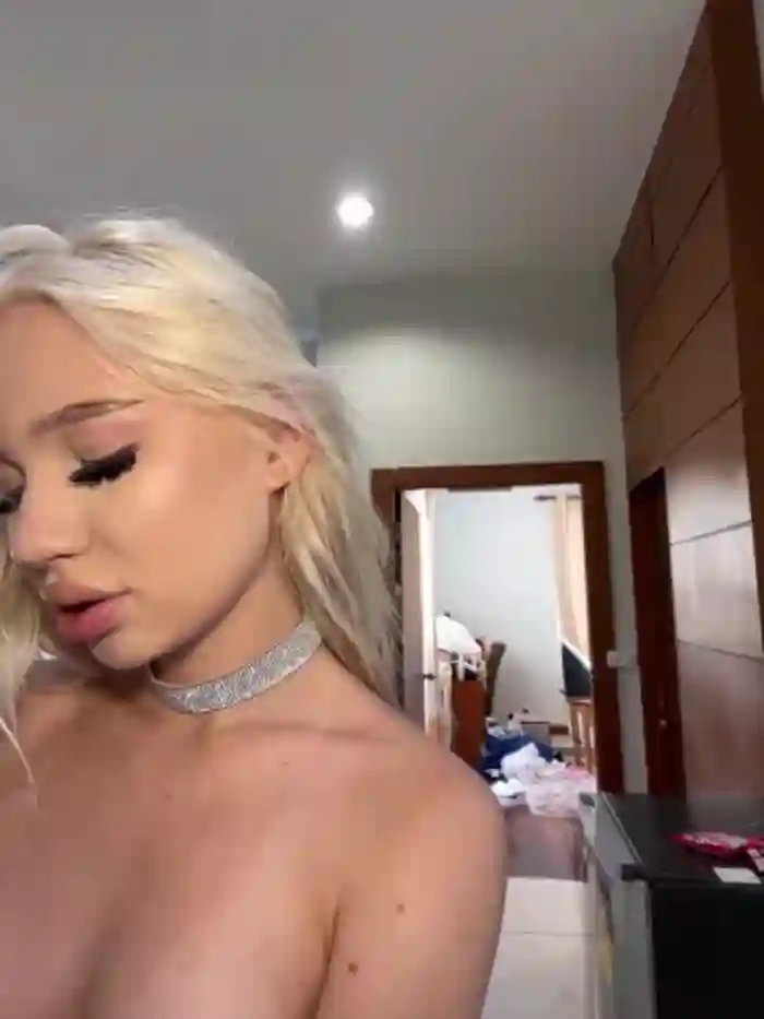 Kiss_Avrora_