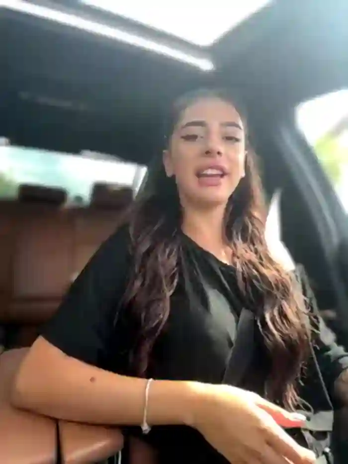LaraVegas_