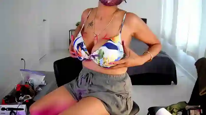 Ravishing_Roma