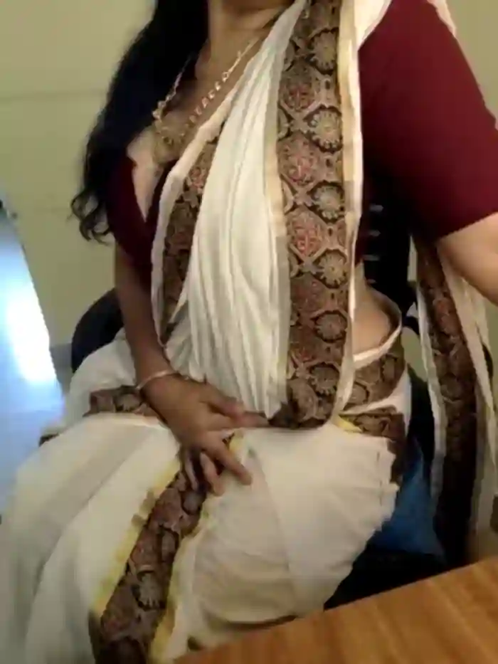 Mallu_MayaMadhav
