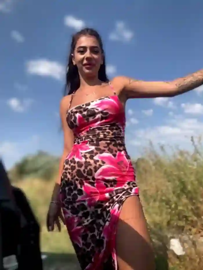 LaraVegas_