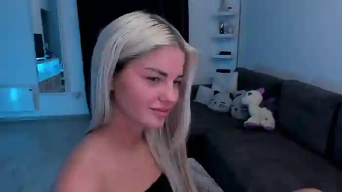 Nia_Blondie_X
