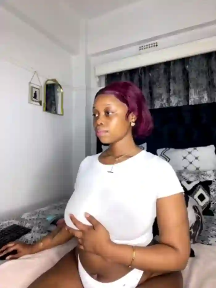 Queen_Tee23