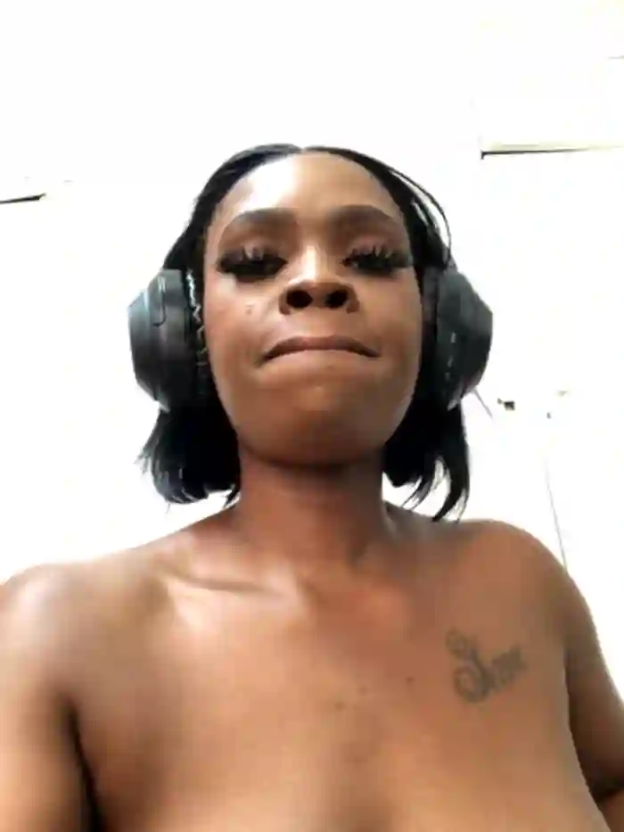 LuciousLips96