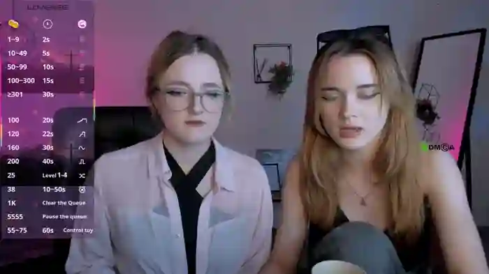 liana_kisses