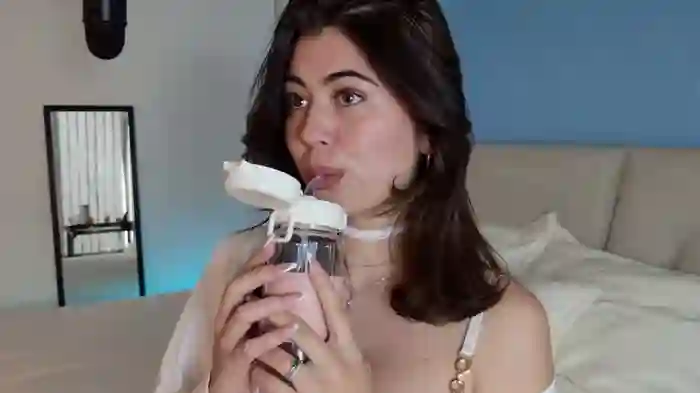Zoe_Benson