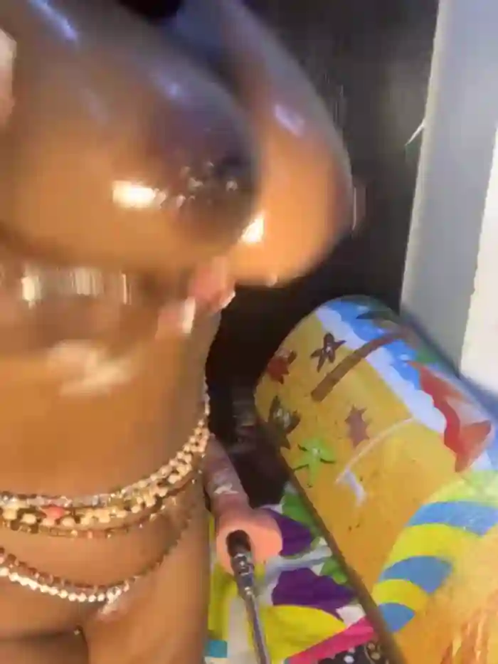 JuicyEve