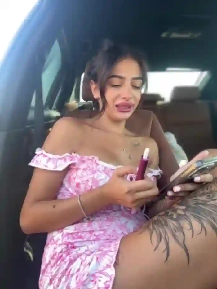 LaraVegas_