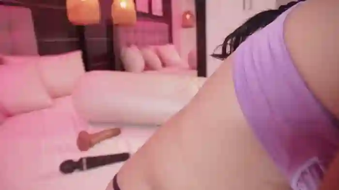 Bella_TS_