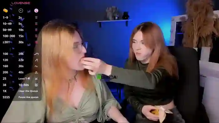 liana_kisses