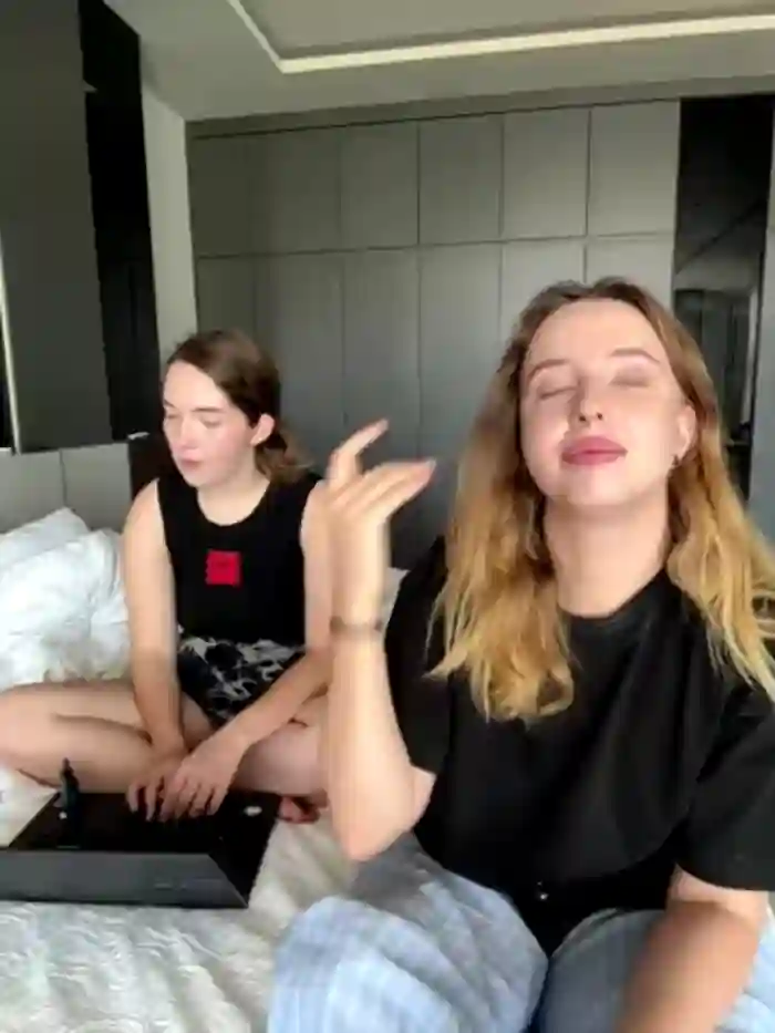 Nura_n_Sarah