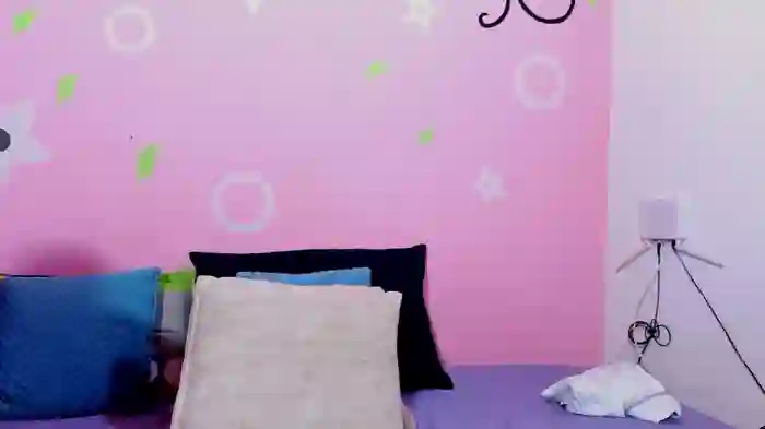 Lauren_Hills069