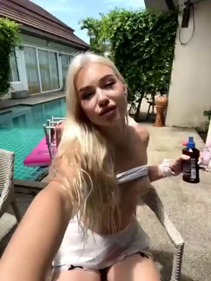 Kiss_Avrora_