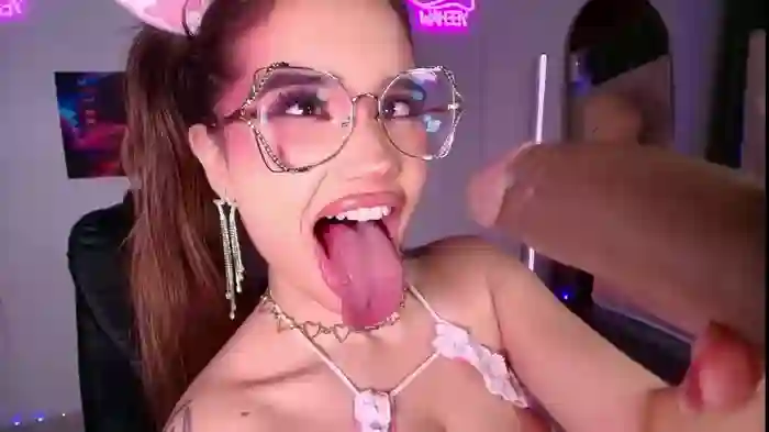 LeahPrada_
