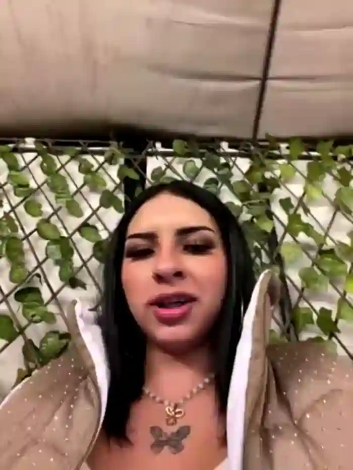 Hilary_pinkk