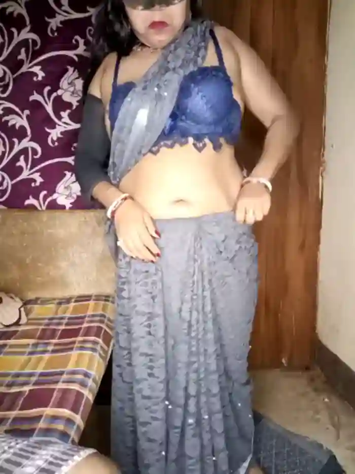 Hot_muskaan