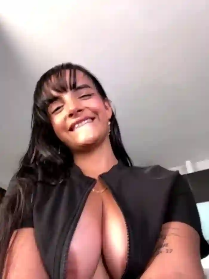 kevin_hotgirls