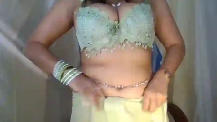 Yashika_Love1