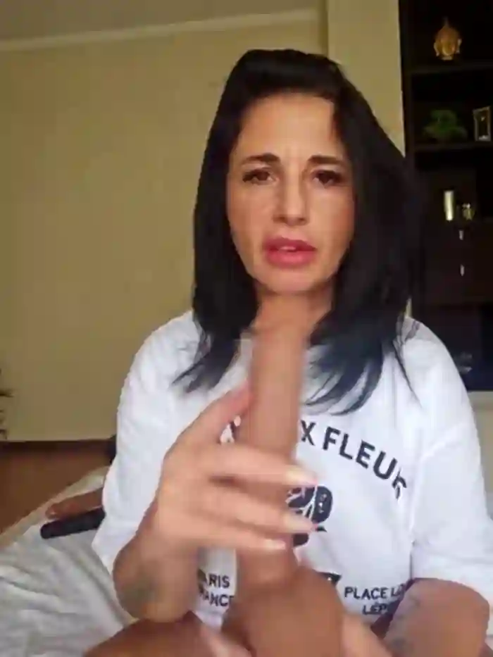 Eva_Pearl