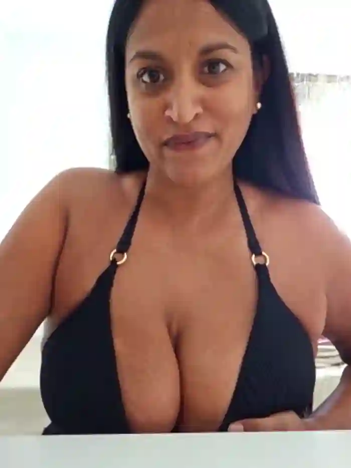 Busty_AriaX