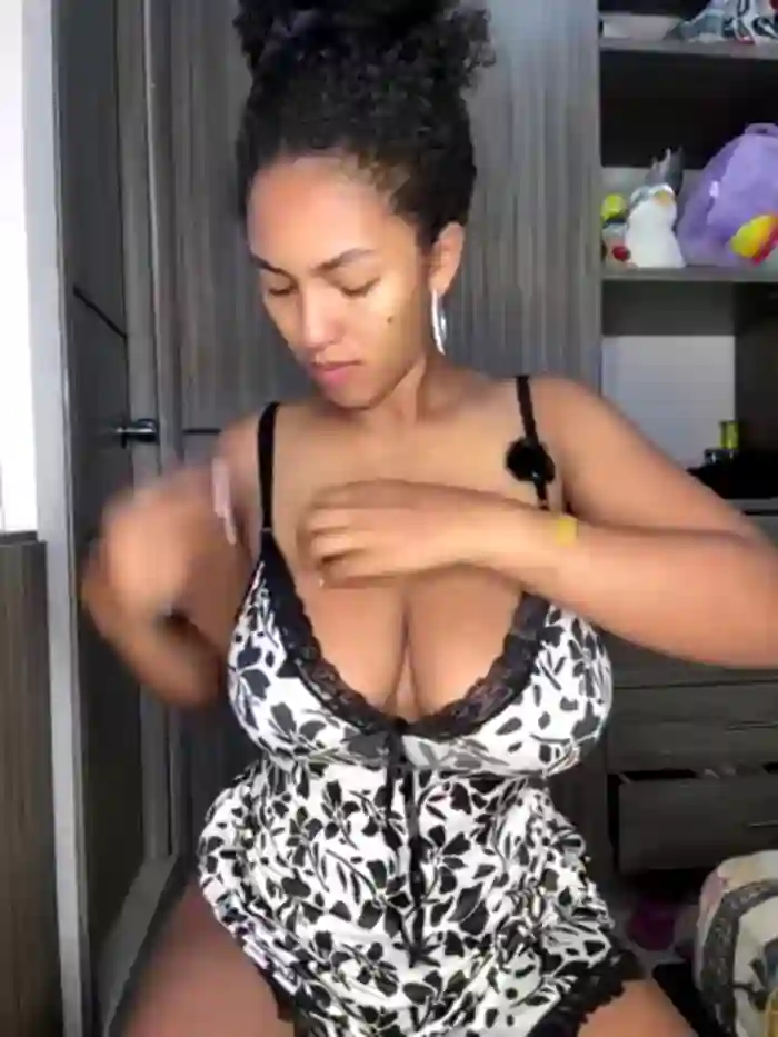 Mia_sweet80