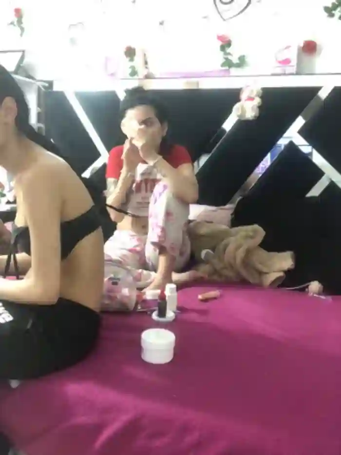 1lovelygirls