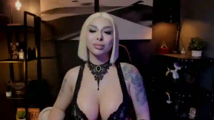 LUNA_ROYALE