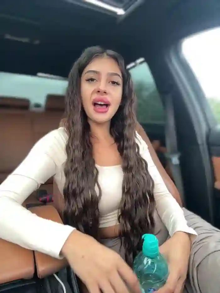 LaraVegas_