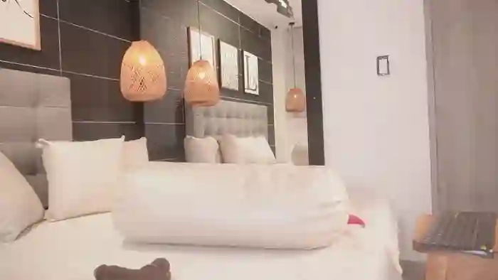 Bella_TS_