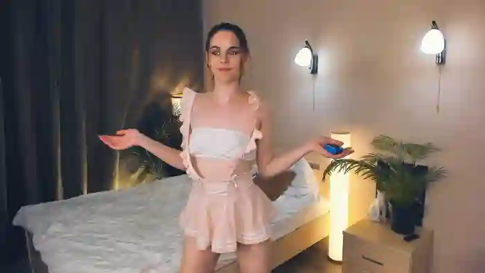 exposed_lizzy