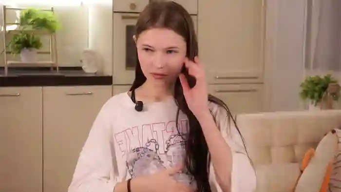 LynHillaire